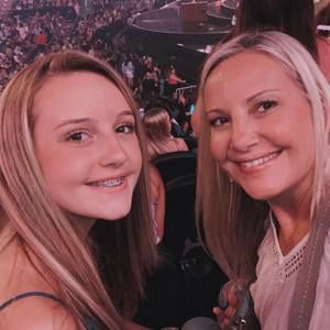 Meet your Posher, Avery